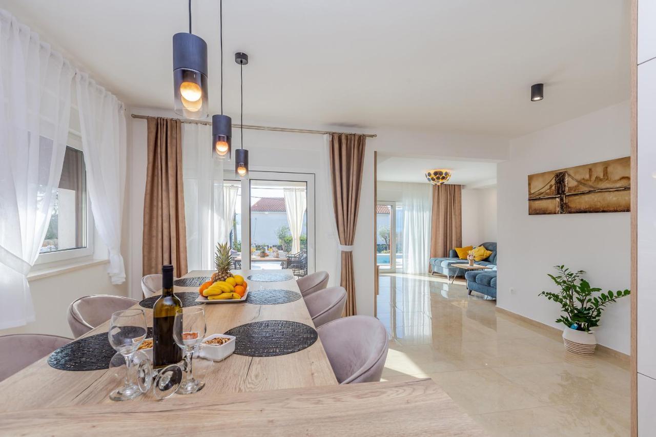 House Andro Pinezici (Krk)